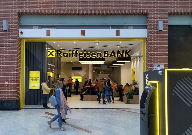 Raiffeisen Bank pozywa państwa Dziubaków - Kancelaria Fenix